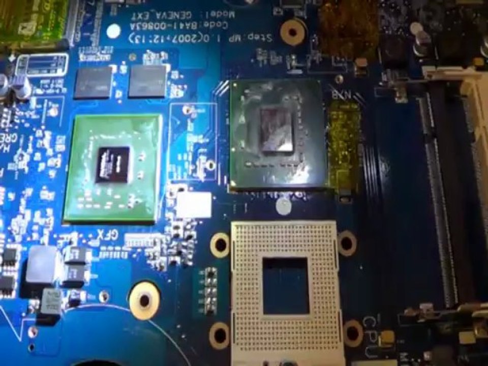 Comment réparer les PC portables ont le problème d'écran dévisé ou noir.