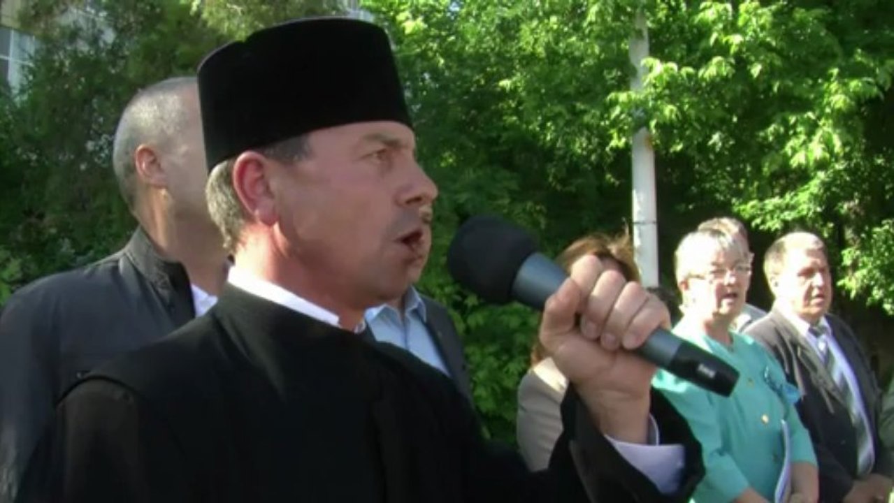 Roumanie: un prêtre en lutte contre les gaz de schiste