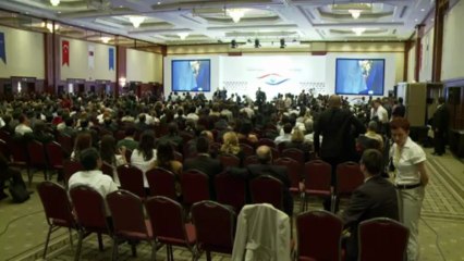 UE adverte Turquia contra repressão