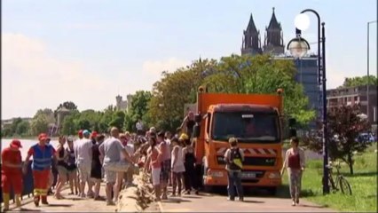 Orta Avrupa sel felaketiyle boğuşuyor