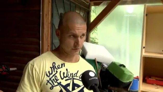 Les Hongrois refusent d'évacuer malgré les crues...