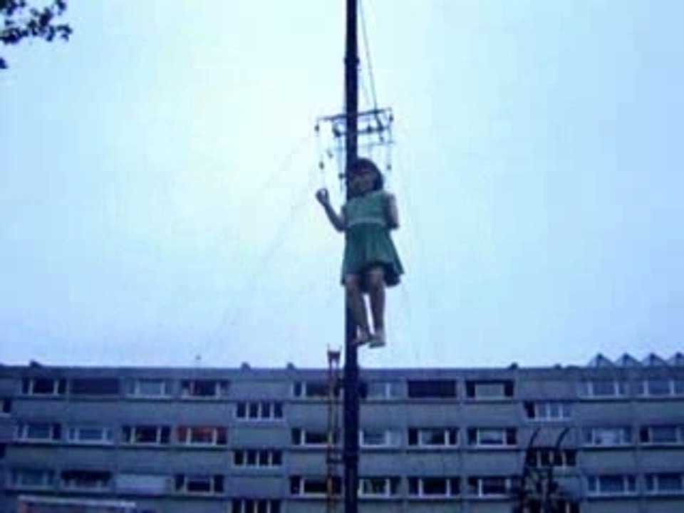 Royal de Luxe-Danse de la petite géante