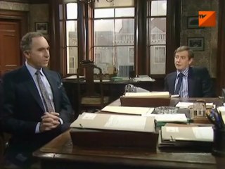 Yes Minister - S02E01