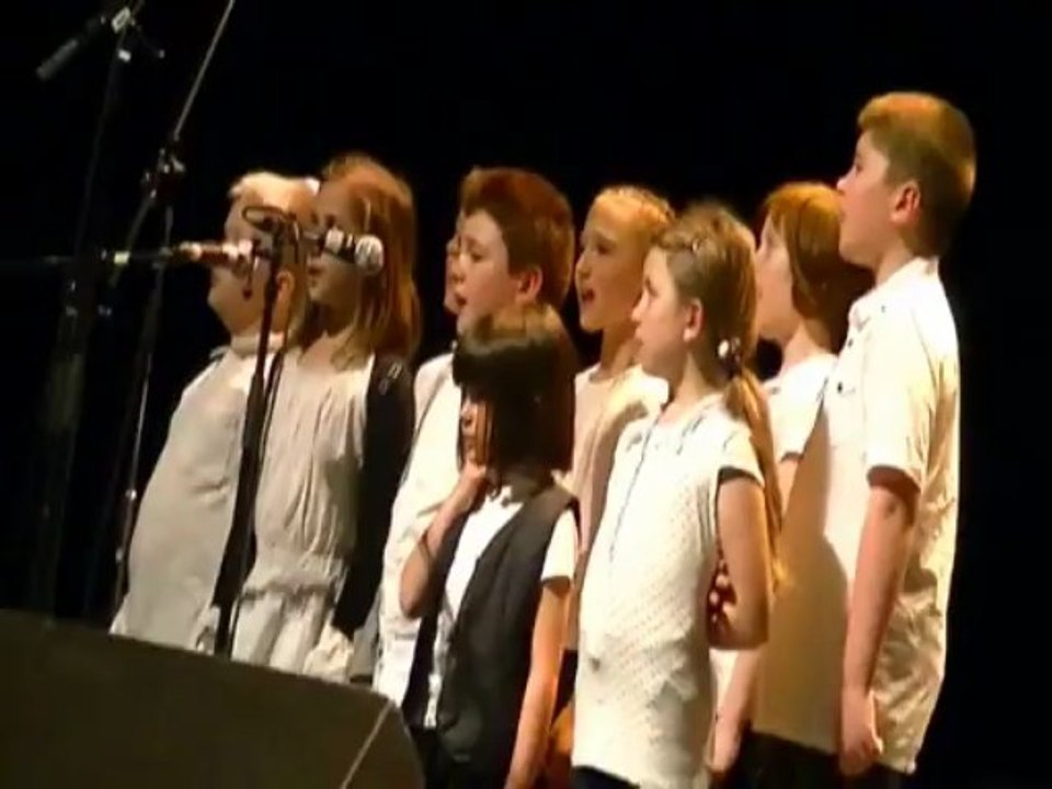Aurelie et ses eleves chantent Michel Berger et France Gall