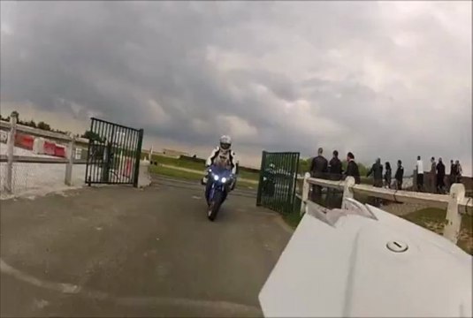 S1000R VS R1 - Circuit Carole - 01/06/13