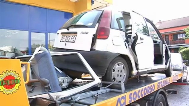 SCHIANTO IN STRADA, MUORE A 20 ANNI