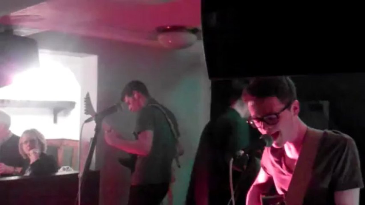 summer snowmen live at the hole in wall colchester controlled