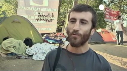 Eylemciler Gezi Parkı'nda sabahladı