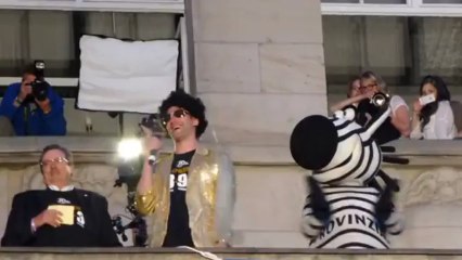 Thierry Omeyer disco met l'ambiance à la mairie de Kiel