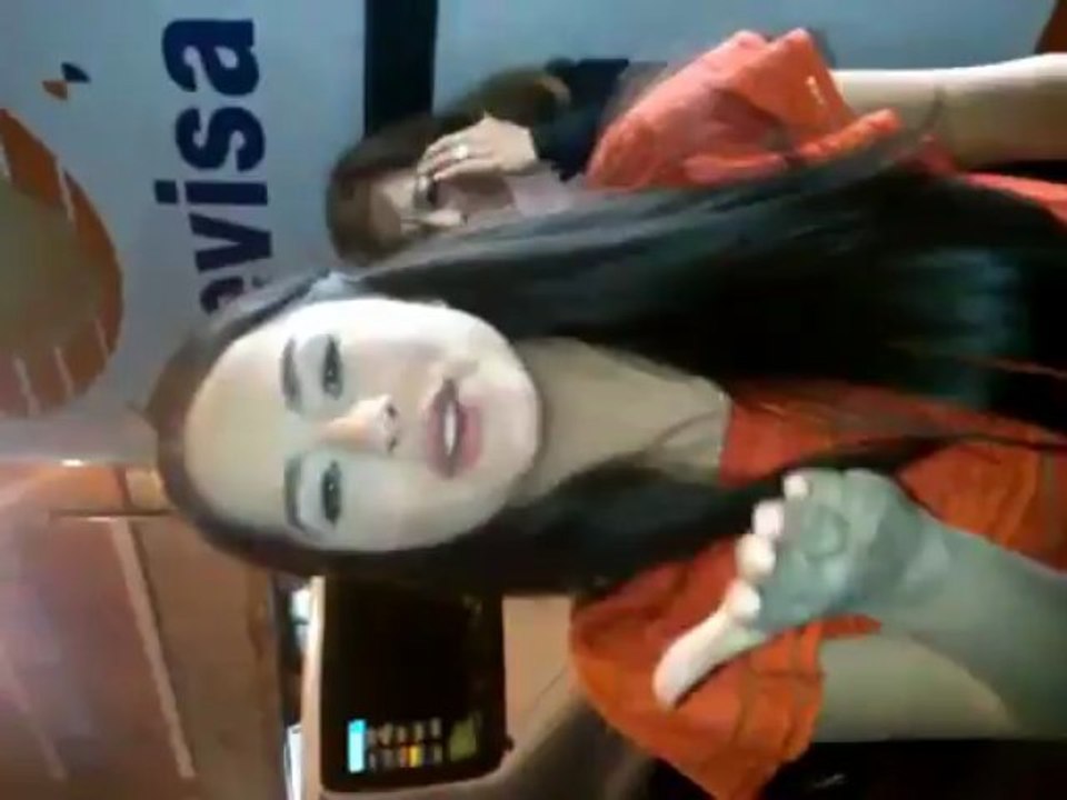 Danna Garcia - Un beso para los fans desde Brasil