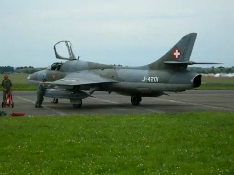 Hawker Hunter Saint Yan 2013