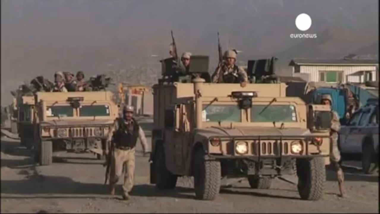 El aeropuerto internacional de Kabul, atacado por los...