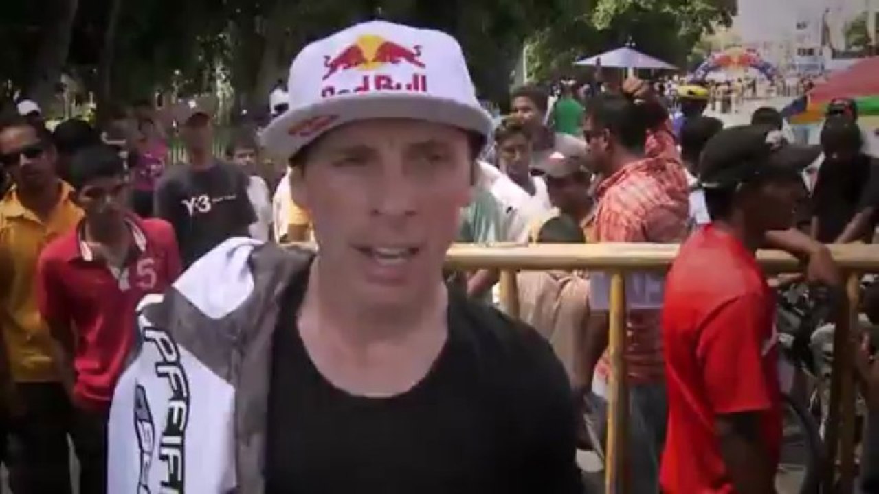 Vidéo - Stunt : Chris Pfeiffer met le Sri Lanka à l'envers !
