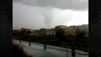 TV3 - Telenotícies - Un petit tornado al Pla de Santa Maria