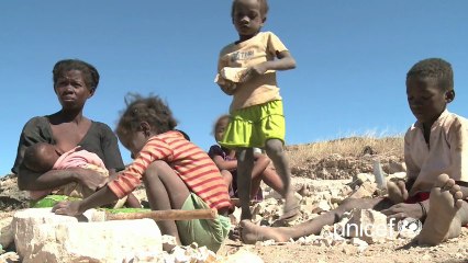 "Je suis obligé de faire travailler mes enfants"