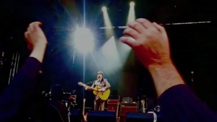 The Bootleg Beatles (solo. Paul McCartney) - Yesterday (live) Armada 2013, Rouen le 9 juin 2013 à 21 h 00