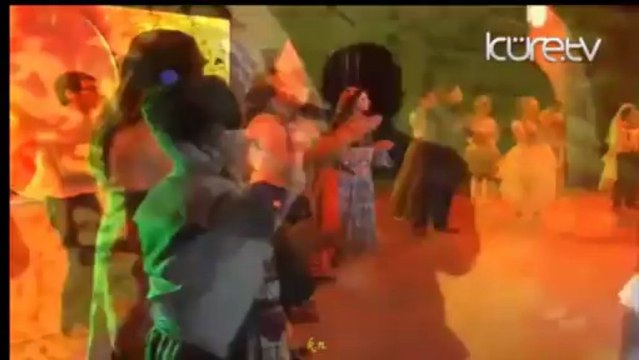 Neşet Ertaş Potbori G.Afrika Azerbaycan Kırgızistan GAZİANTEP 11.Türkçe Olimpiyatı