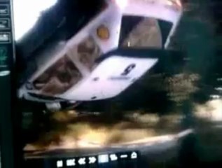 jeu dirt sur ps3 voiture qui fait un salto