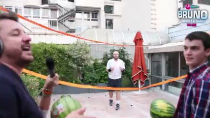 Le défi d'Elliot - Jouer au volley avec des pastèques