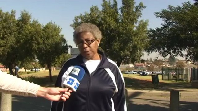 Los sudafricanos, pendientes de la salud de Mandela