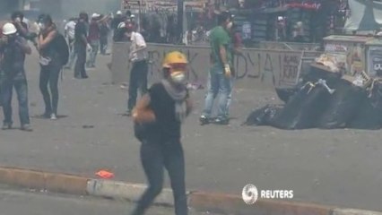 Clashes in Istanbul's Taksim Square