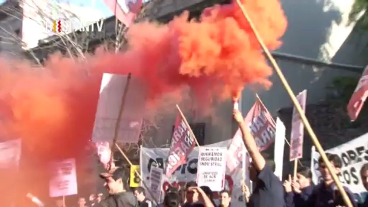 Trabajadores de Clarín protestan por abusos patronales