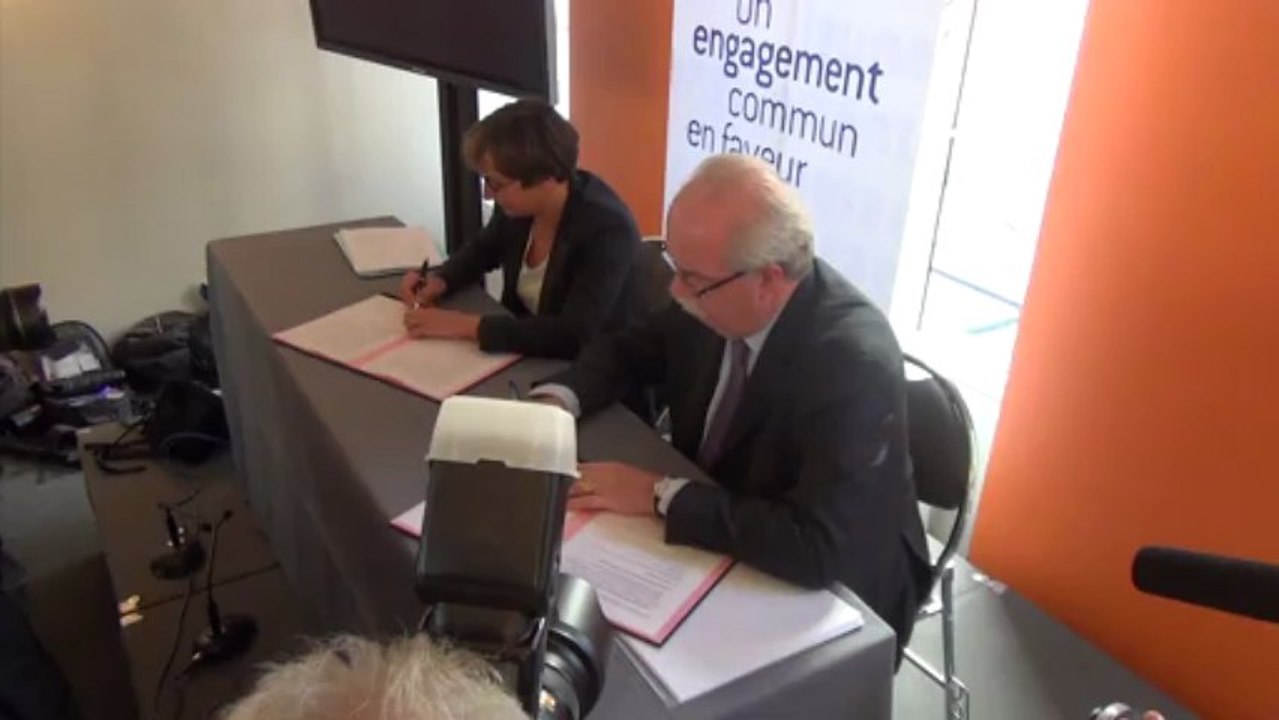 Signature accord-cadre entre le ministère et Total