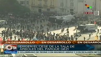 Policía turca empieza a desalojar la plaza Taksim de Estambul