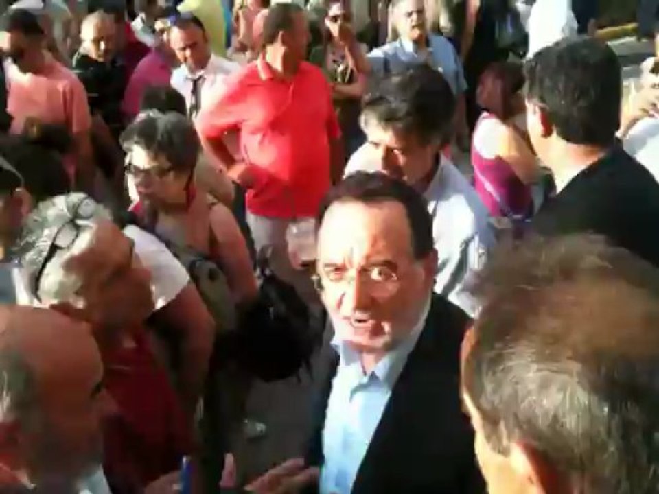 Ένταση έξω από την ΕΡΤ