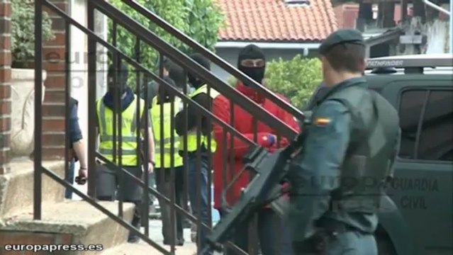 Proetarras y Ertzaintza se enfrentan tras detenciones