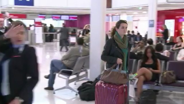 Flights disrupted as French air traffic controllers strike