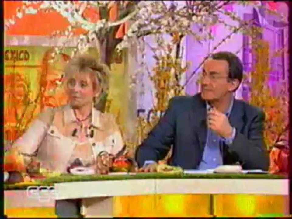 Priscilla Betti - [211] - Combien ça coute (TF1) - 16/04/2003