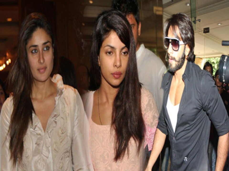 Kareena Shilpa Ranveer and Others at Priyanka Chopra Father  PRAYER MEET