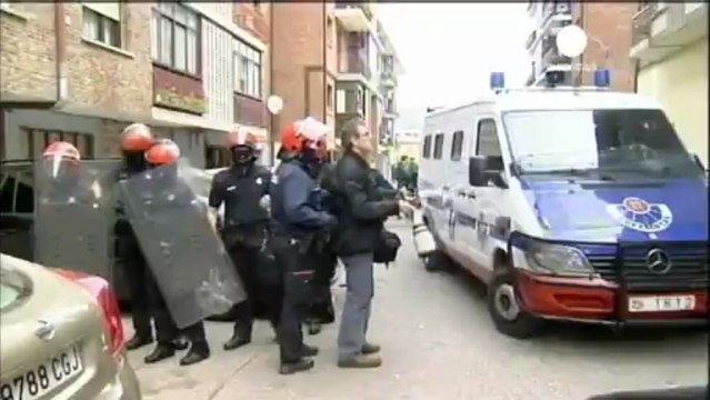 Spagna: arrestati due presunti militanti Eta