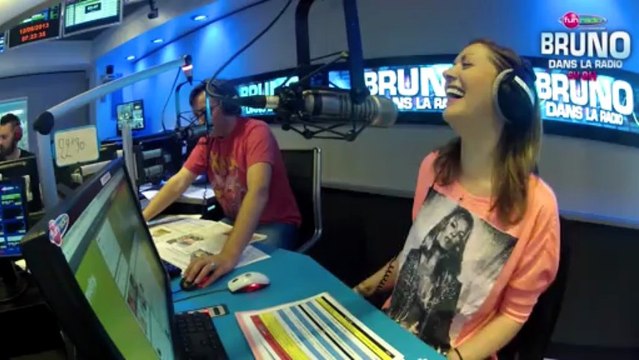 Le défi d'Elliot - Ecraser des chateaux de sable avec ses fesses