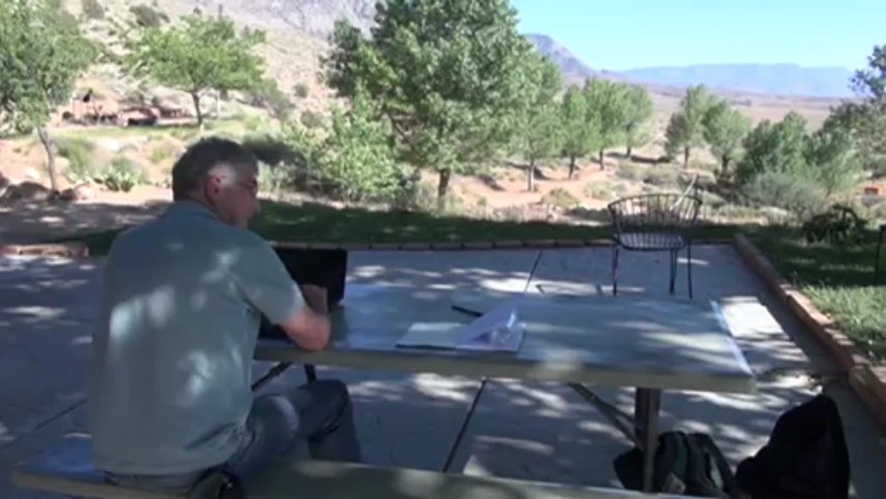 Earth-Colors ; tour du monde en ULM, Thierry Barbier vole de Las Vegas à Salt Lake par dessus le Grand Canyon, Monument valley ...