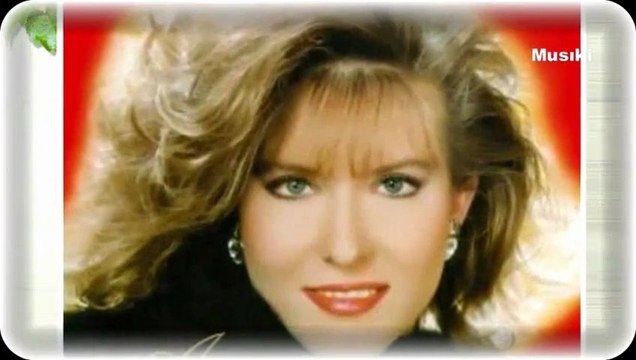Ayşegül Durukan ♫ Aşkınla sürünsem yine aşkınla delirsem.HD