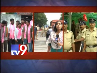 Police frisk vehicles outside assembly ahead of Chalo Assembly