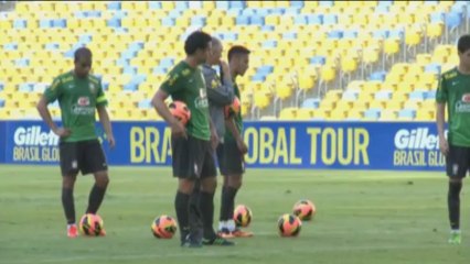 Pelè dà il via al conto alla rovescia a Copacabanase