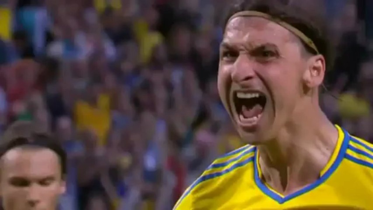 Zlatan Ibrahimovic throwing a ball at a player