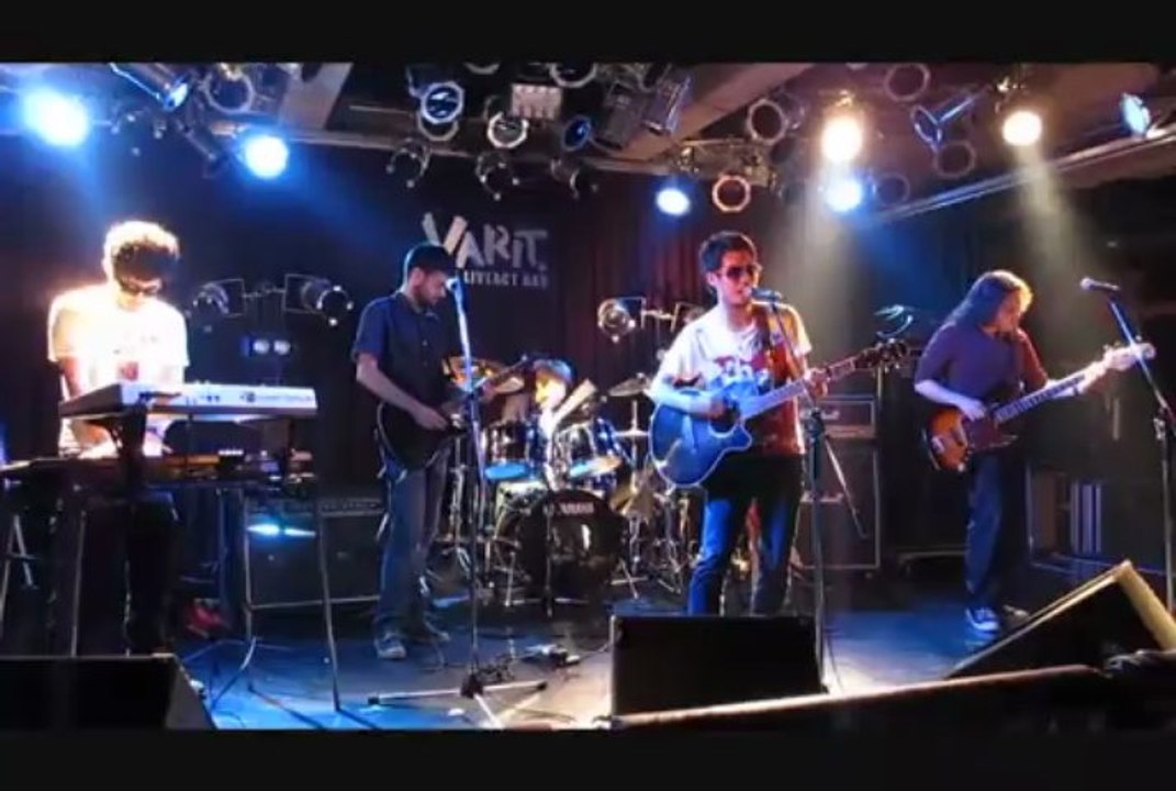 Park Queue - Bright-lit Fields