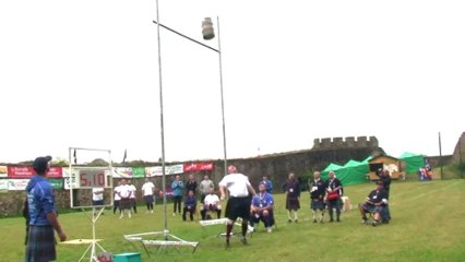 Highland Games: le record du monde au fût en hauteur