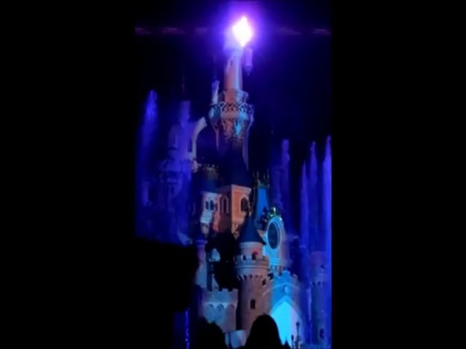 SPECTACLE DES LUMIERES DISNEYLAND PARIS !