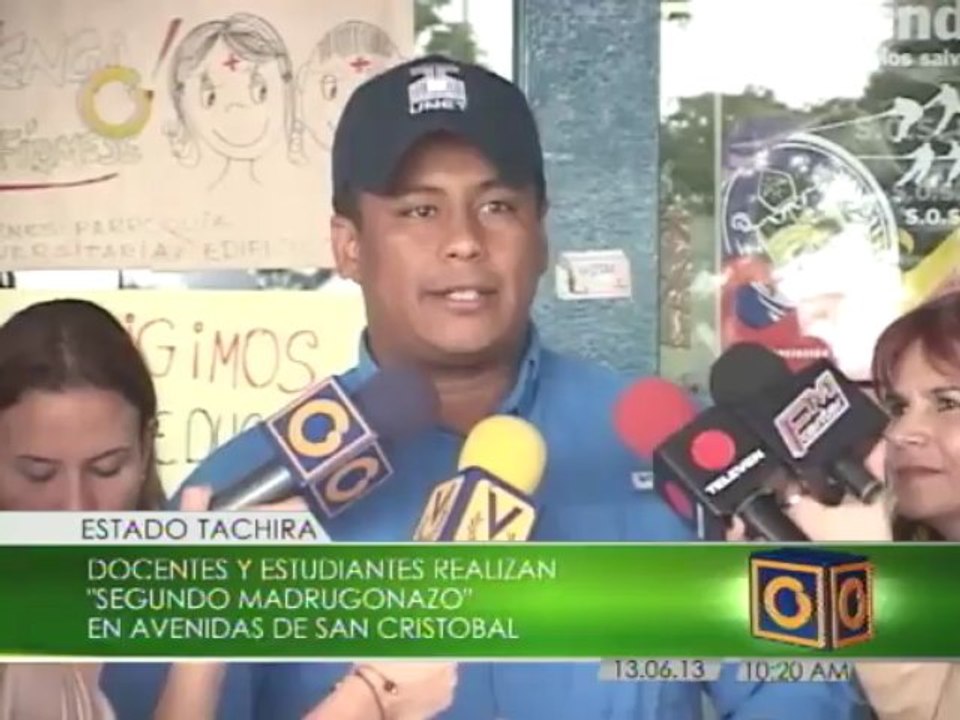 Con carteles de "Auxilio UNET" protestan en San Cristóbal por situación universitaria