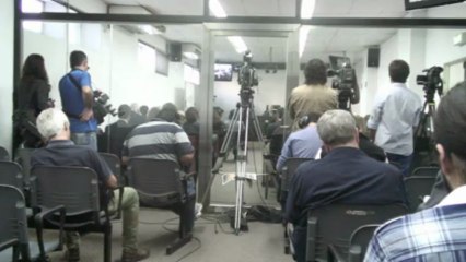 Ex-presidente Menem é condenado a 7 anos de prisão