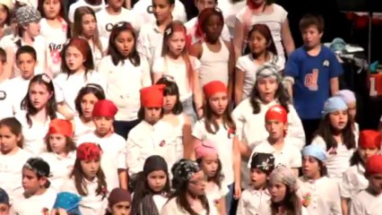 Vídeo de la actuación íntegra del espectáculo 'Aula Cantemus' en la Universidad Carlos III de Leganés