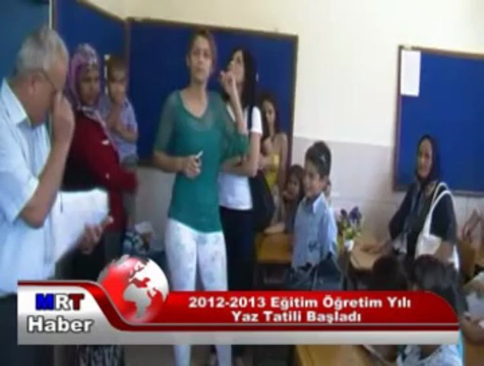 Okullarda Karne Dağıtıldı