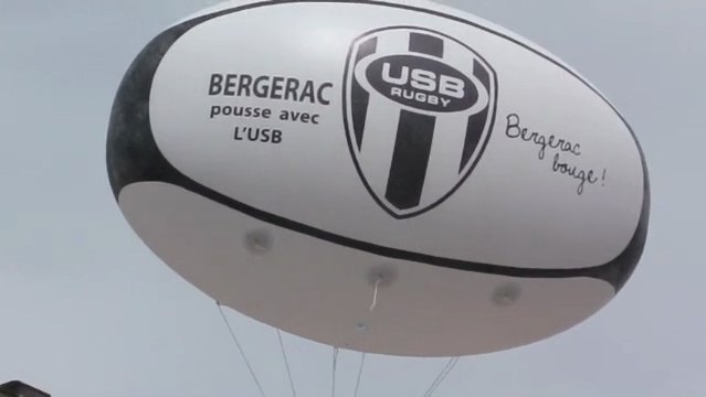 Le ballon ovale flotte dans les airs à Bergerac #USB RUGBY