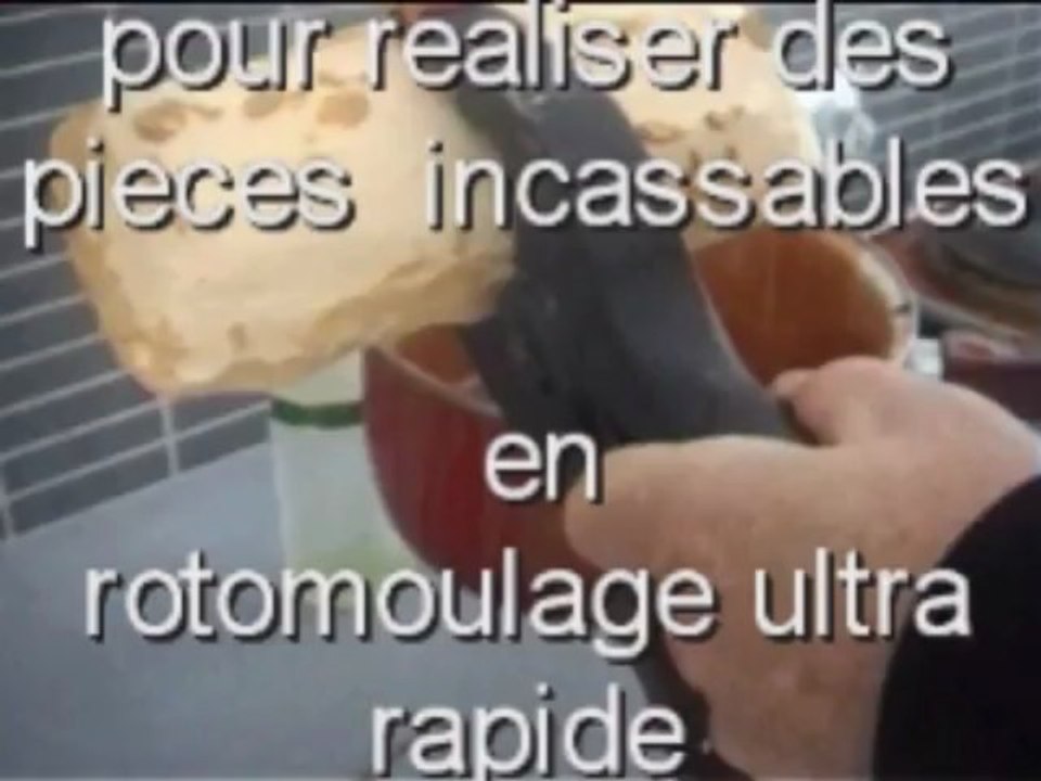 www.plasticliquid.com  rotomoulage moule silicone  le plastique qui coule comme de l'eau durcit en 5 mm