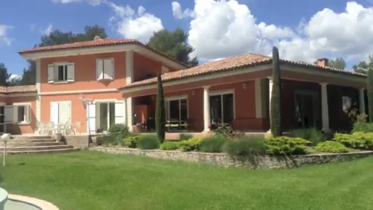 VENTE EXCEPTIONNELLE VILLA À 10 MN D'AIX EN PROVENCE - IMMOBILIER DE PRESTIGE